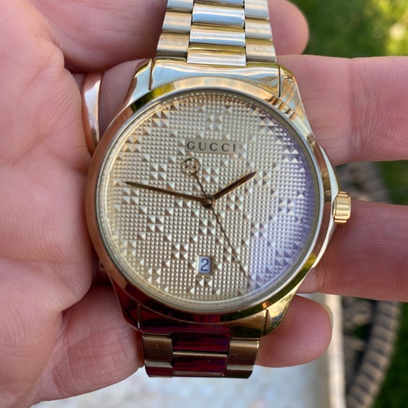 Authentic Gucci 126.4 Stainless Steel Men's Watch (a233) - Picture 10 of 16